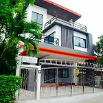 3 Bedroom House @Skytrain