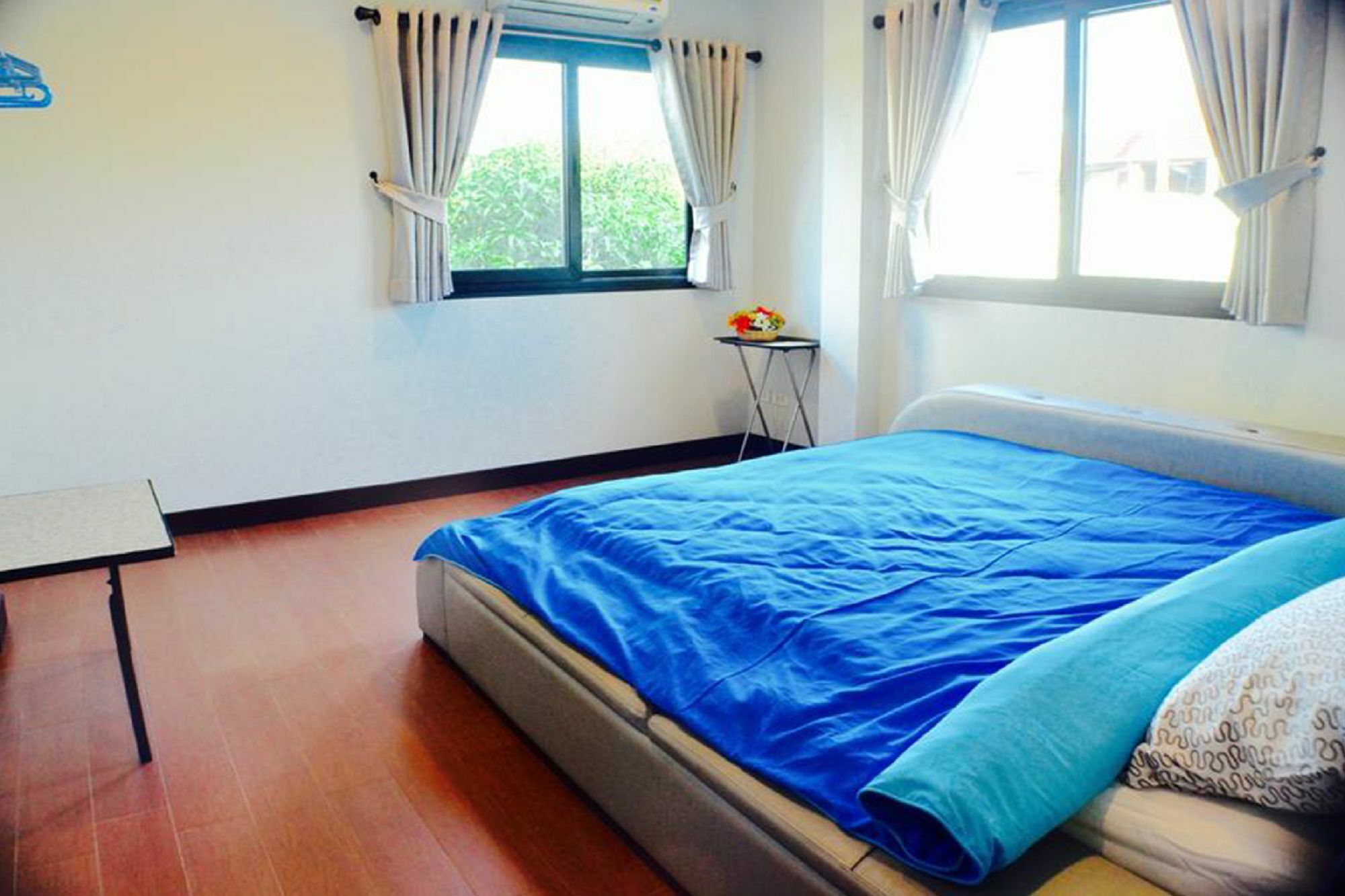 Hotel 3 Bedroom House @skytrain 2*
